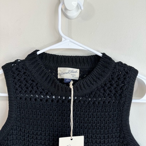 NWT Universal Thread Crochet Knit Open Work Sweater Vest Black Size X-Small - Picture 3 of 11